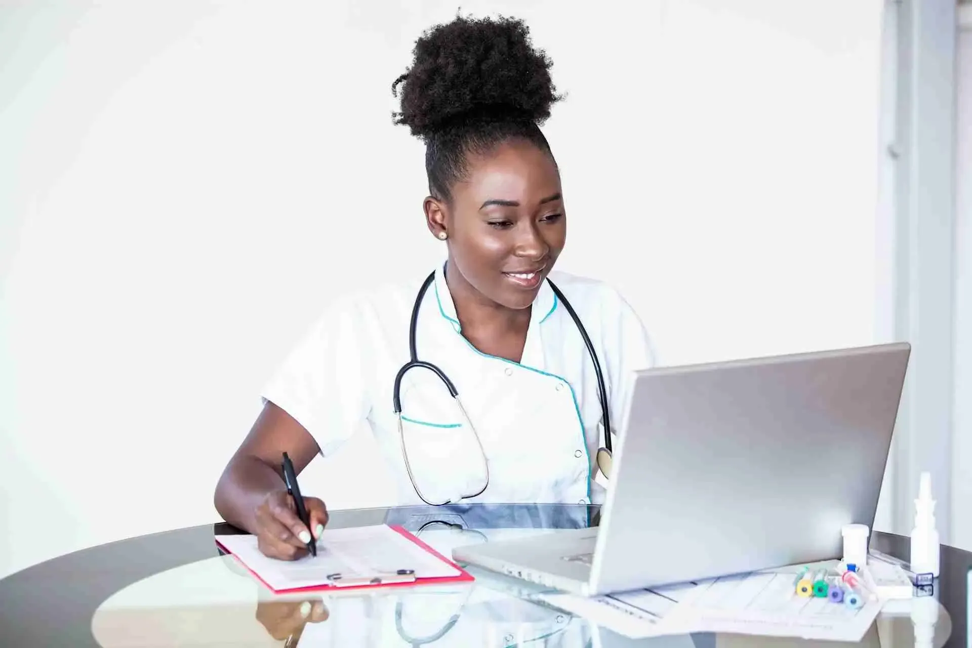 Harnessing AI to Elevate Your Medical Practice's Online Presence